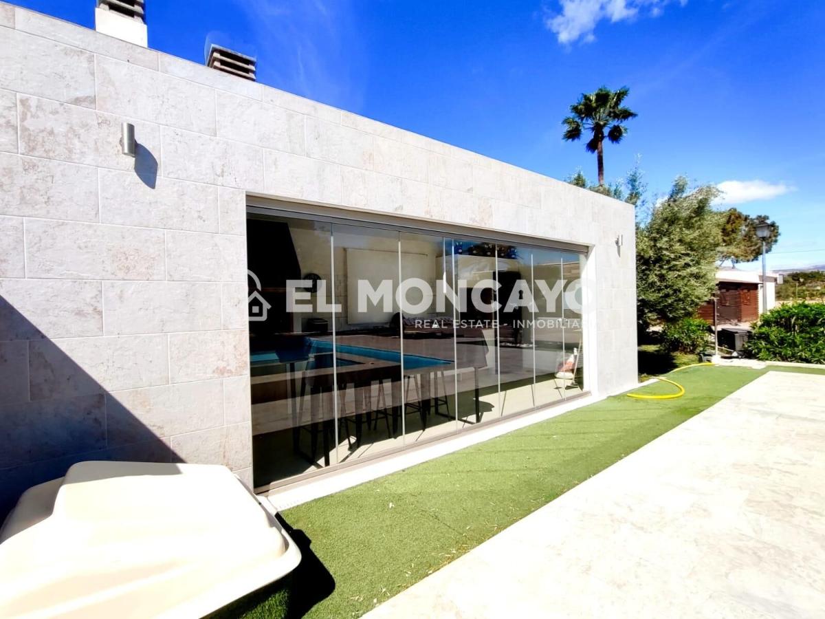 Villa Alicante, Spānijā 3 istabas, 337 m2 Nr. 149049
