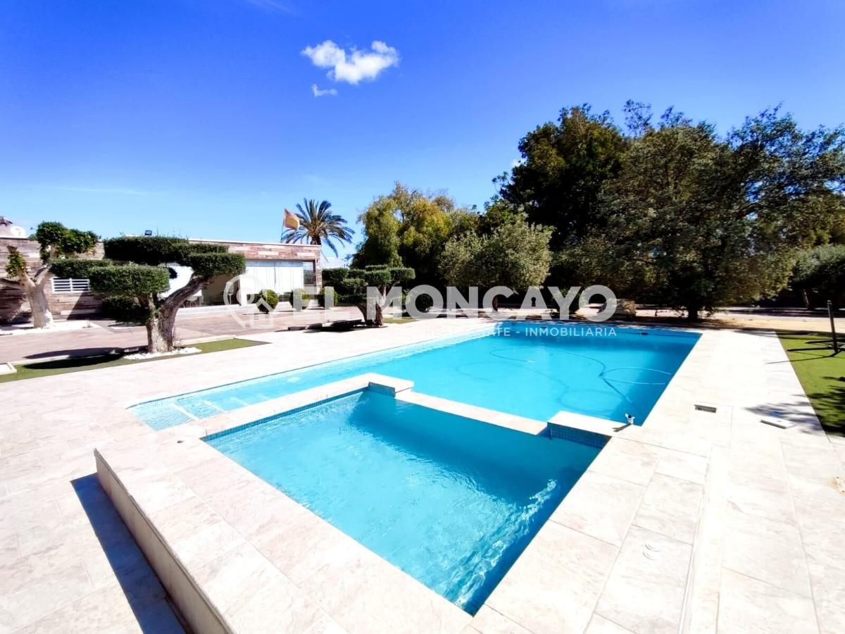 Villa Alicante, Spānijā 3 istabas, 337 m2 Nr. 149049