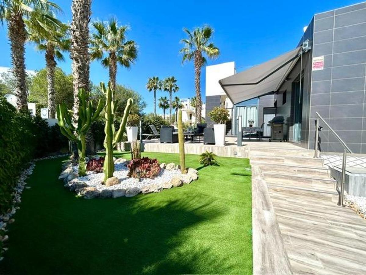 Villa in Alicante, Spanien 2 Schlafzimmer, 79 m2 Nr. 149048