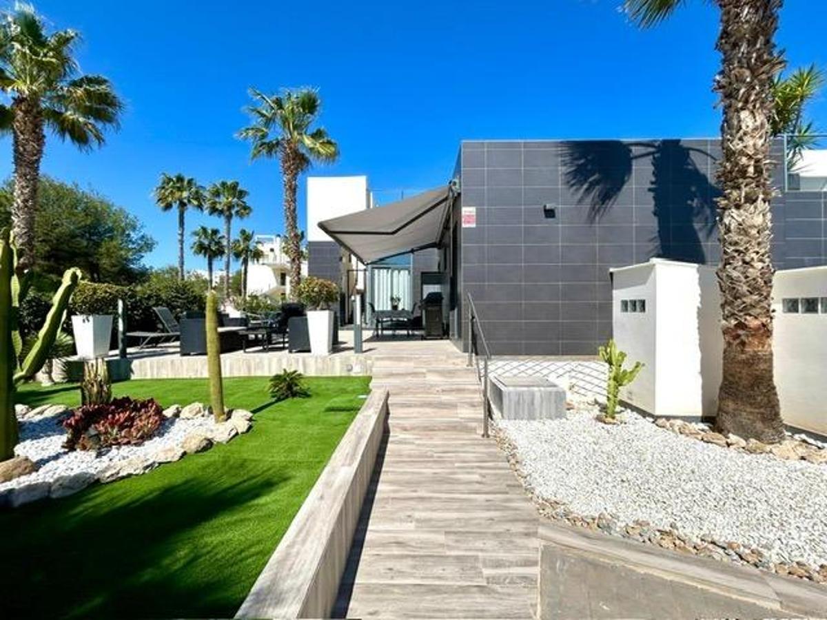 Villa in Alicante, Spanien 2 Schlafzimmer, 79 m2 Nr. 149048