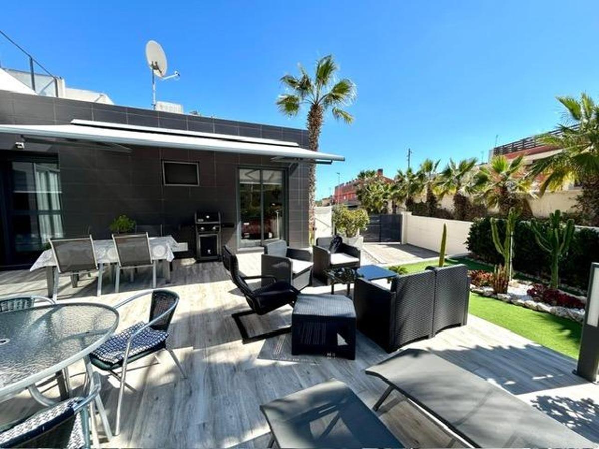 Villa in Alicante, Spanien 2 Schlafzimmer, 79 m2 Nr. 149048