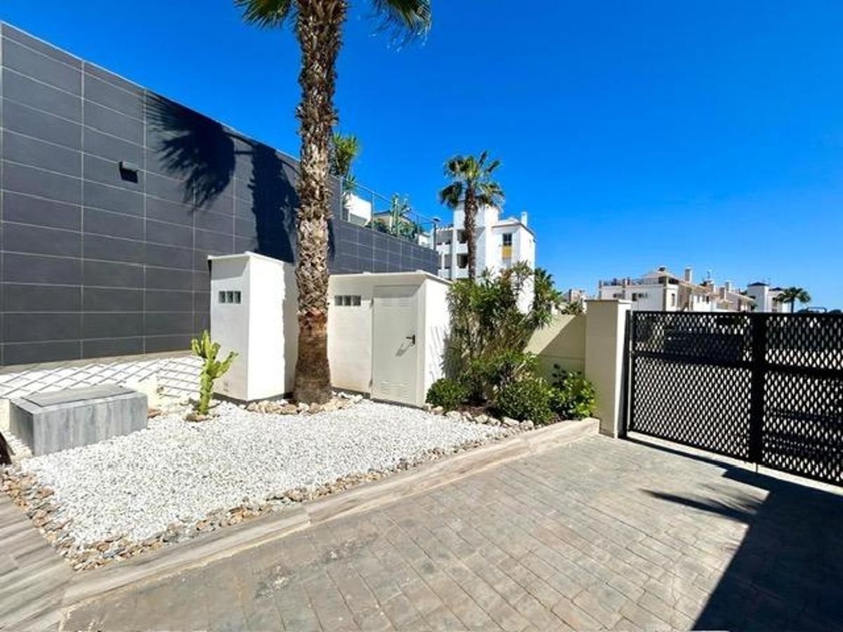 Villa in Alicante, Spanien 2 Schlafzimmer, 79 m2 Nr. 149048