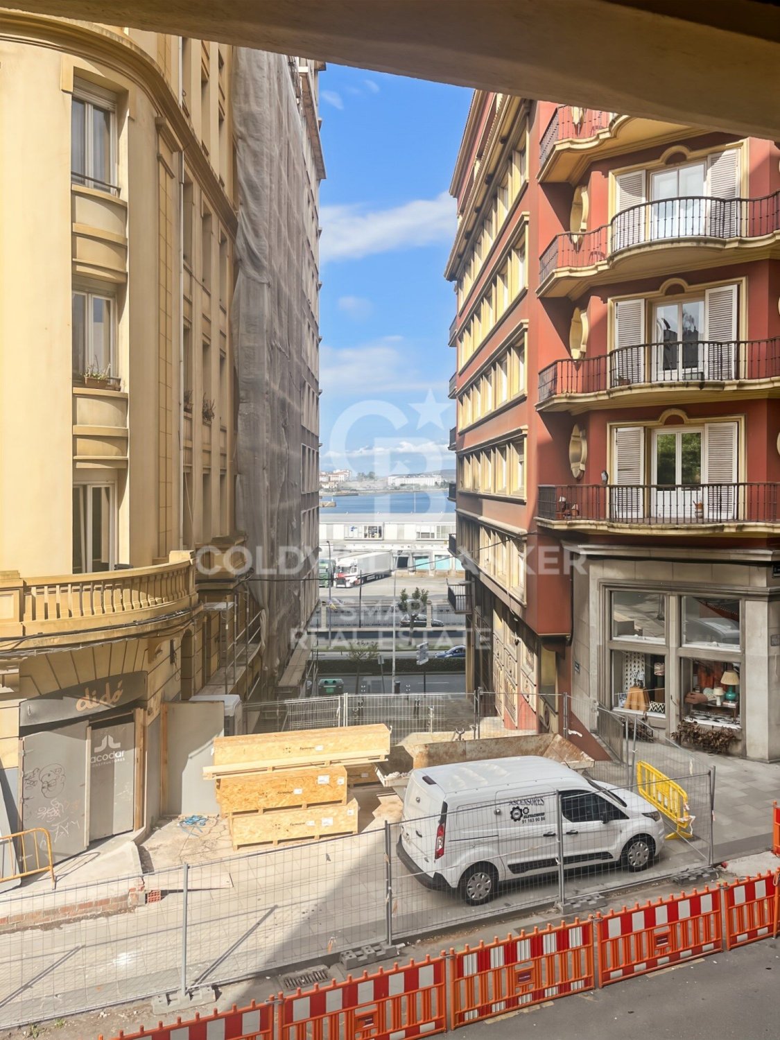 Apartment à A Coruna, Espagne 1 chambre, 102 m2 No. 178756