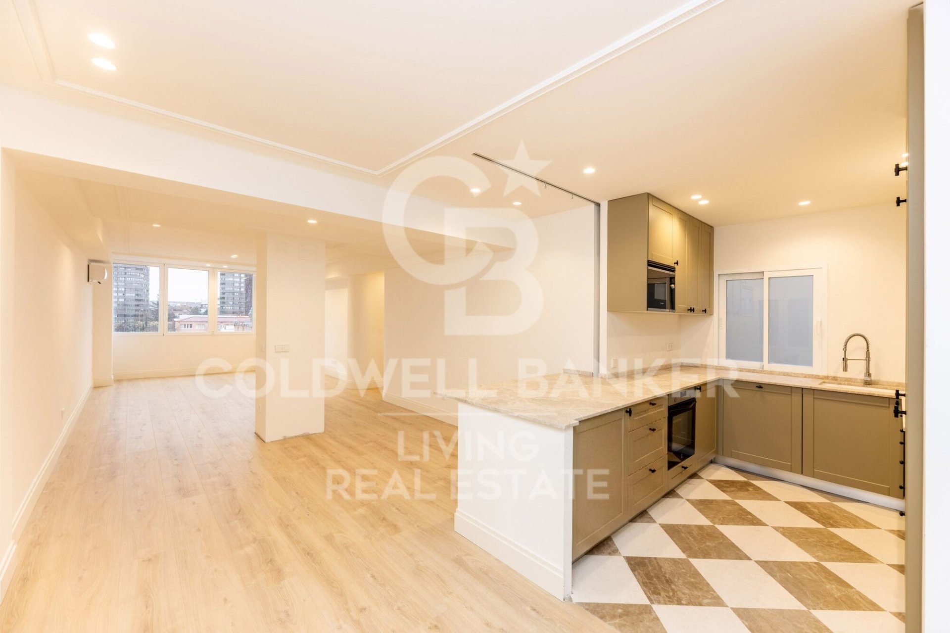 Apartment à Madrid, Espagne 3 chambres, 123 m2 No. 178754