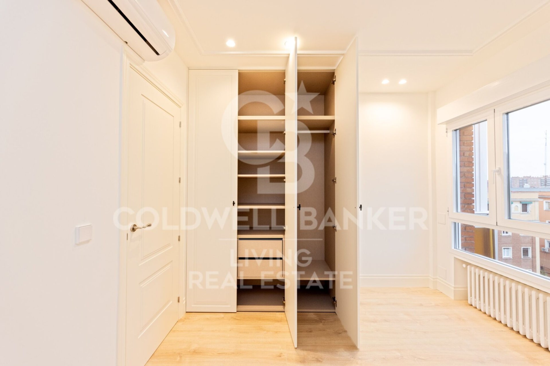 Apartment à Madrid, Espagne 3 chambres, 123 m2 No. 178754