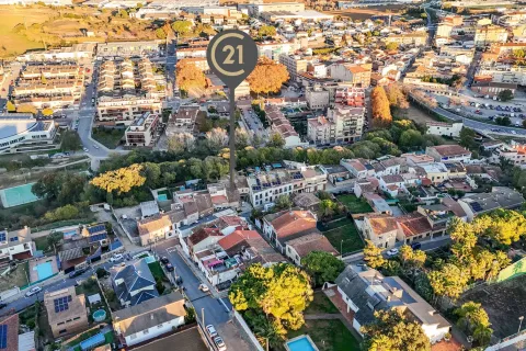 Talo Polinya, Barcelona, Espanja 3 makuuhuonetta, 279 m2 No. 191225