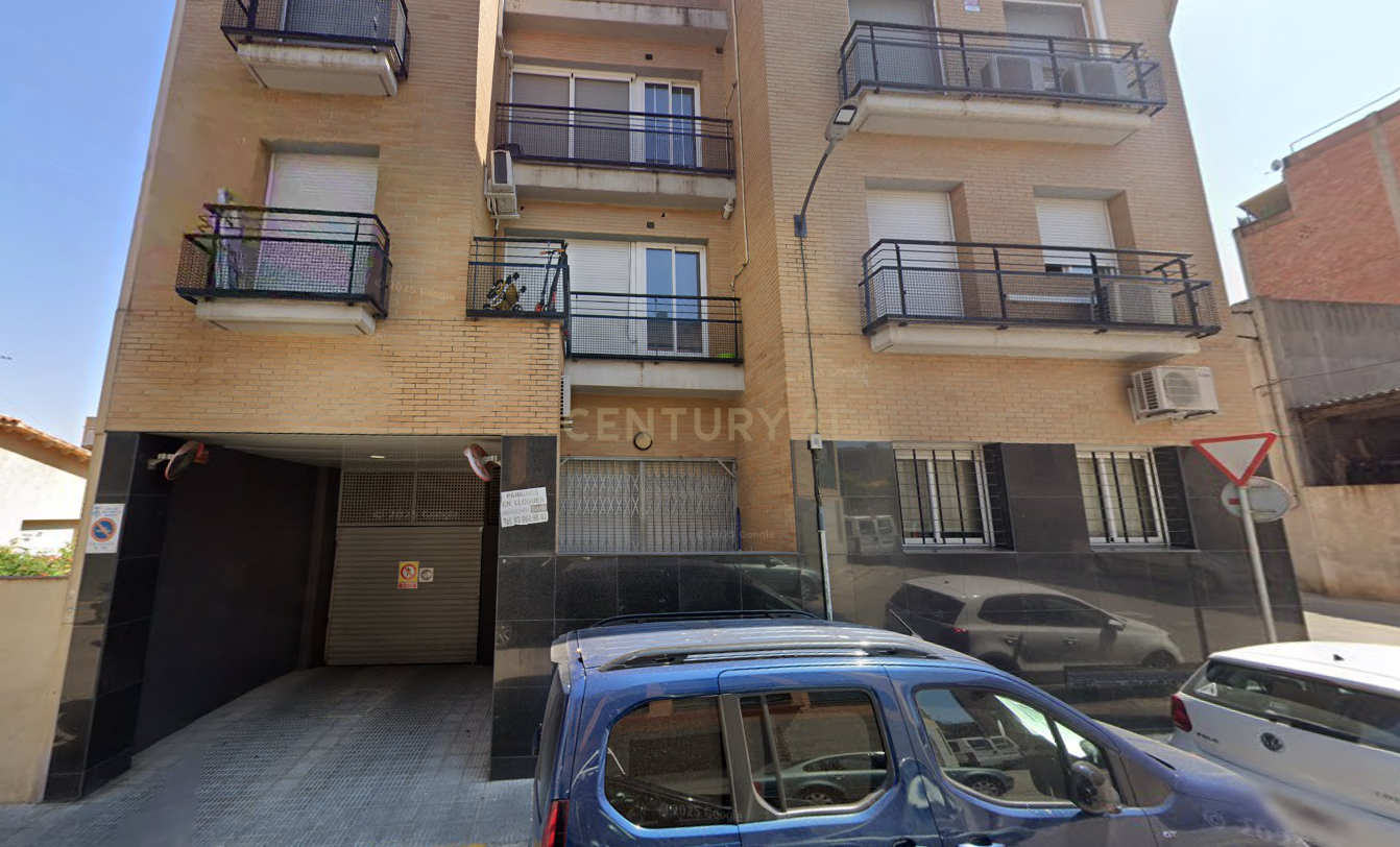 Garage in Santa Perpetua De Mogoda, Barcelona, Spain 1 bedroom, 4 sq.m. No. 191221