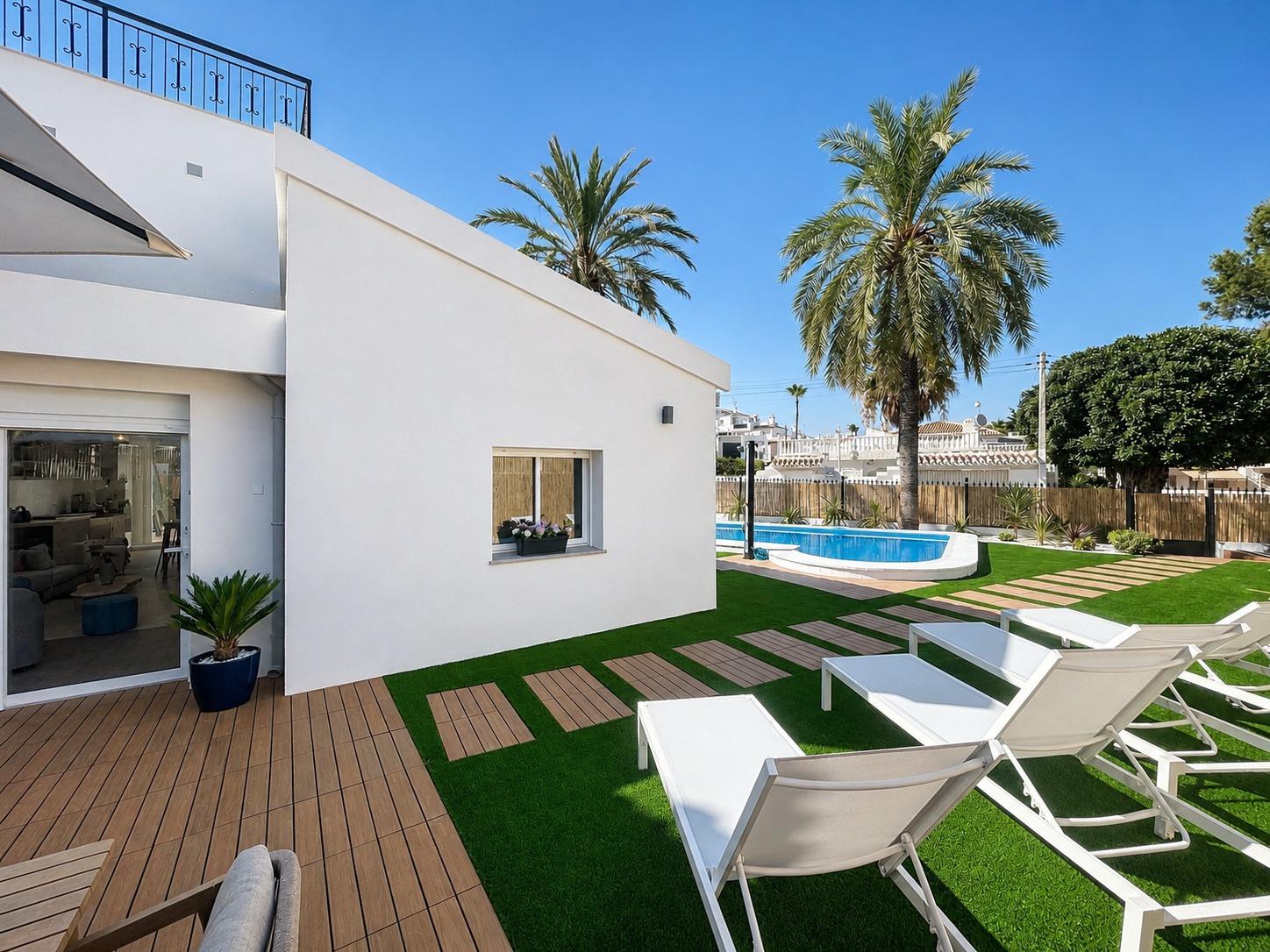 Townhouse in Punta Prima, Alicante, Spain 4 bedrooms, 104 sq.m. No. 195980