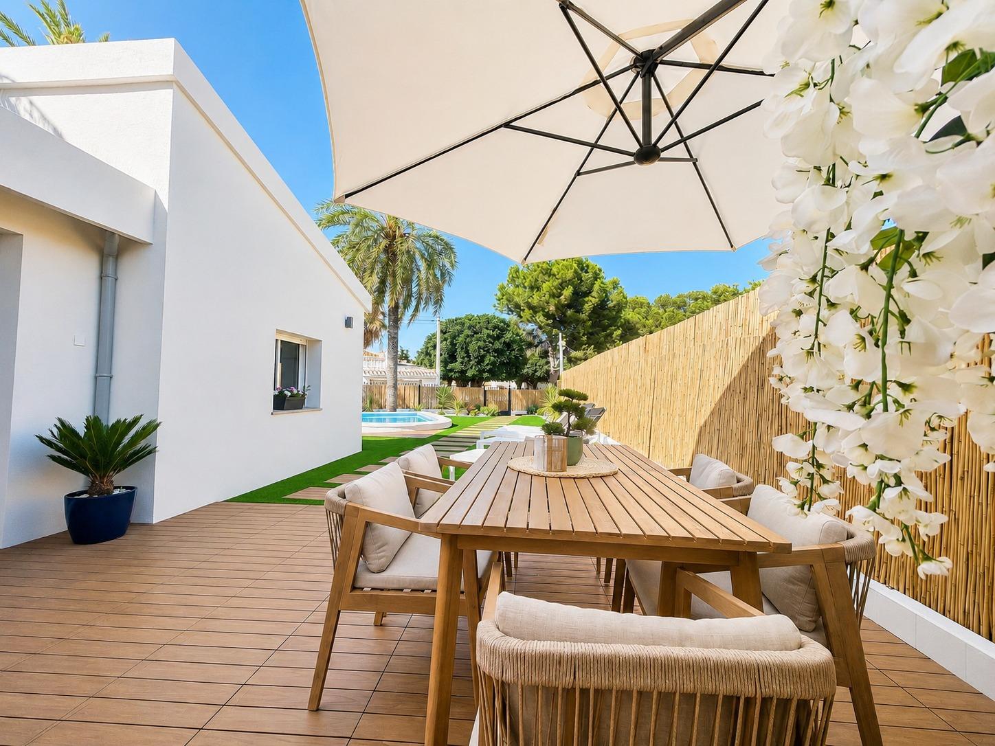 Townhouse in Punta Prima, Alicante, Spain 4 bedrooms, 104 sq.m. No. 195980