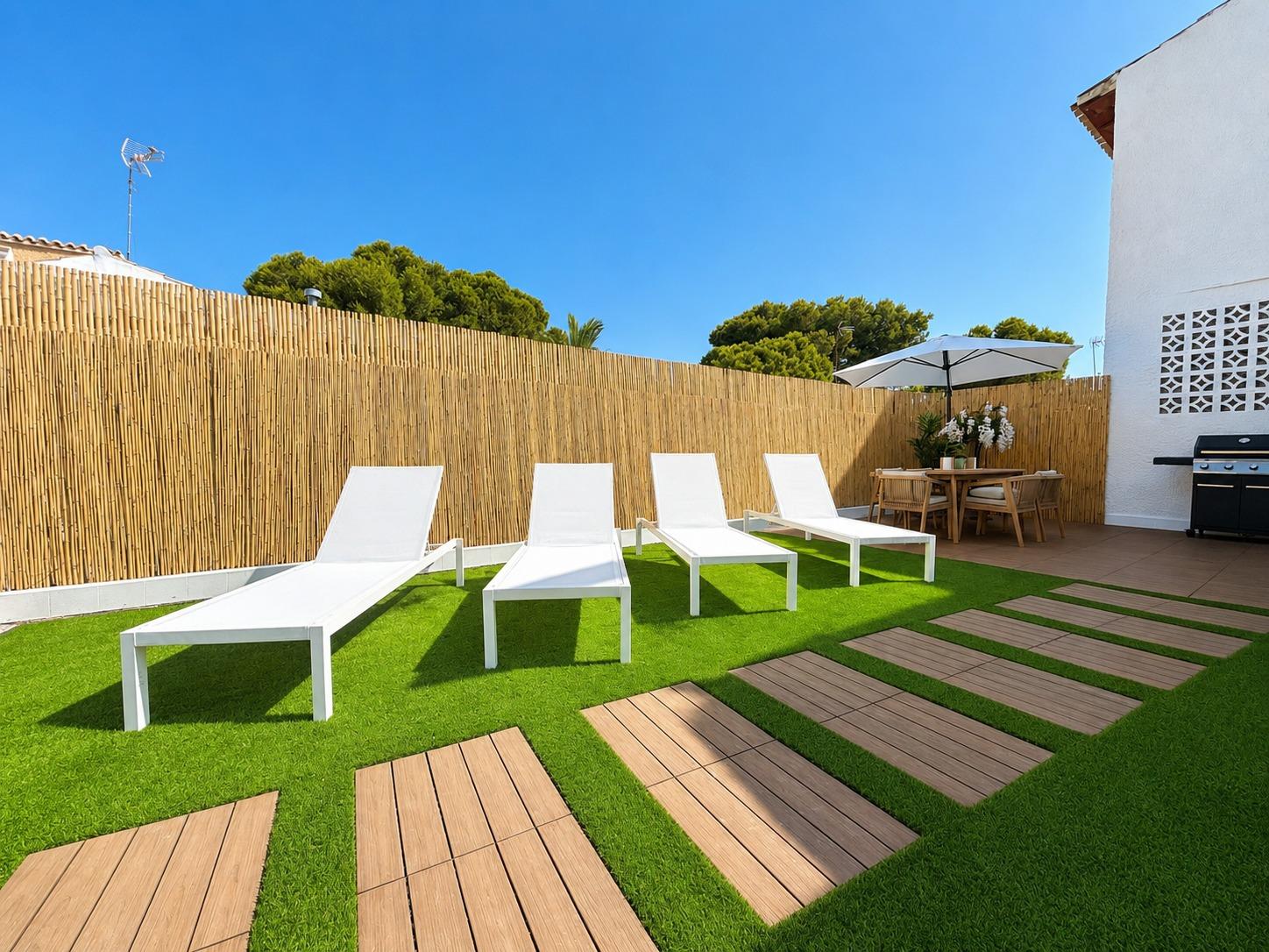 Townhouse in Punta Prima, Alicante, Spain 4 bedrooms, 104 sq.m. No. 195980