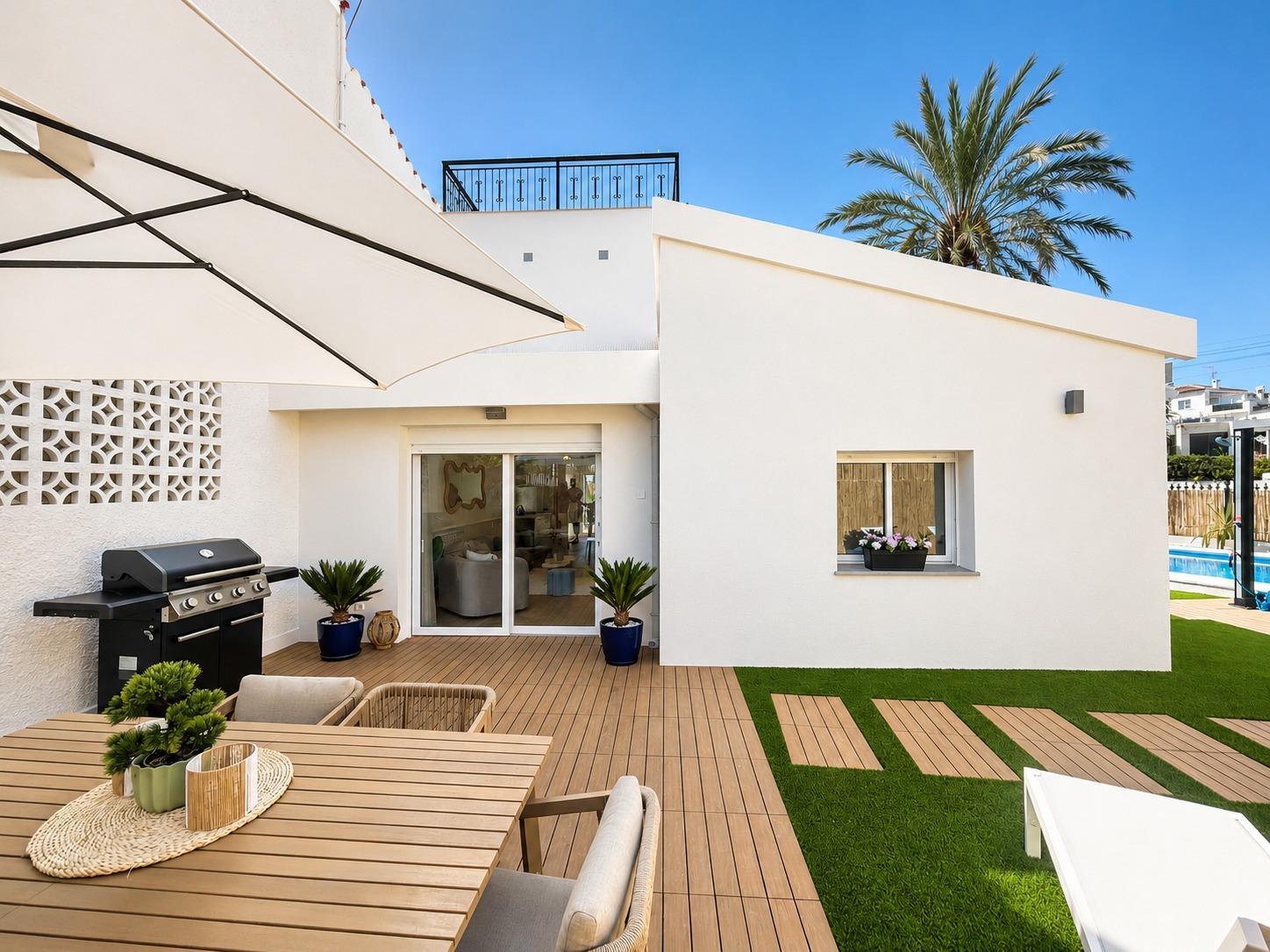 Townhouse in Punta Prima, Alicante, Spain 4 bedrooms, 104 sq.m. No. 195980