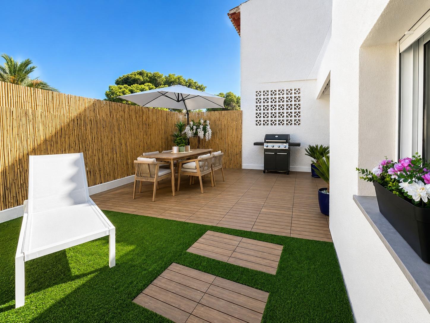 Townhouse in Punta Prima, Alicante, Spain 4 bedrooms, 104 sq.m. No. 195980