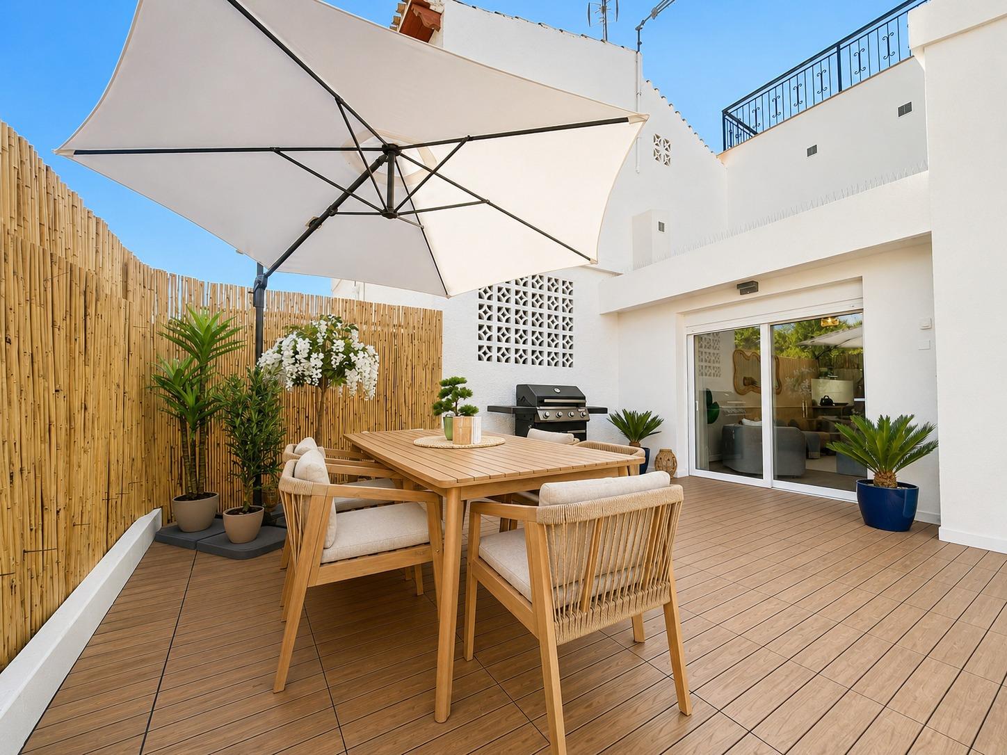 Townhouse in Punta Prima, Alicante, Spain 4 bedrooms, 104 sq.m. No. 195980