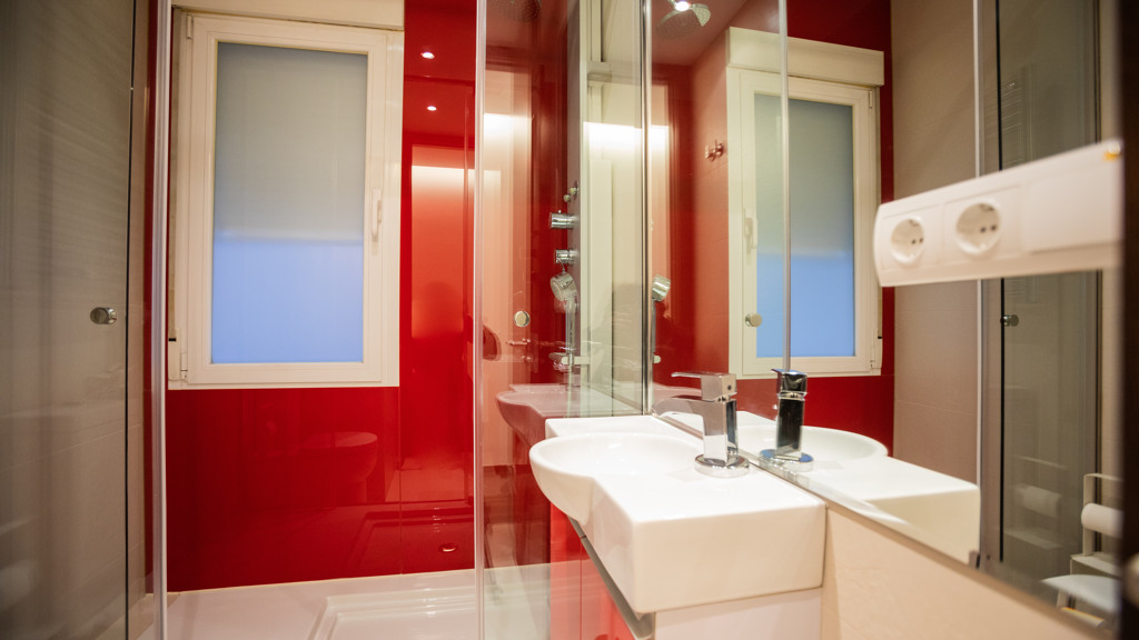 Apartamento en Madrid, España 2 dormitorios, 95 m2 No. 194066