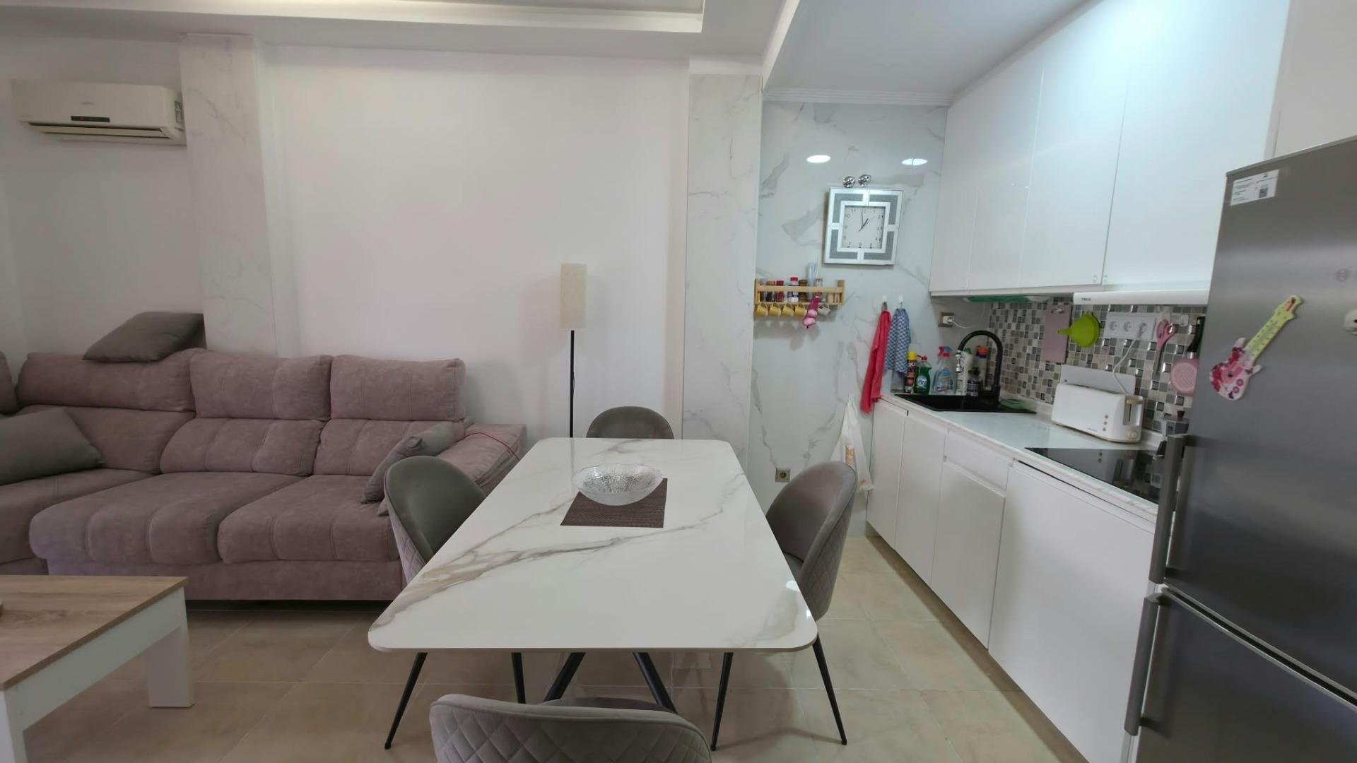 Huoneisto Nueva Torrevieja, Alicante, Espanja 2 makuuhuonetta, 73 m2 No. 194064