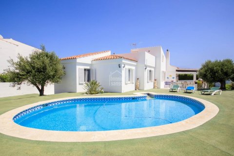 Huvila Es Castell, Menorca, Espanja 5 makuuhuonetta, 156 m2 No. 66974
