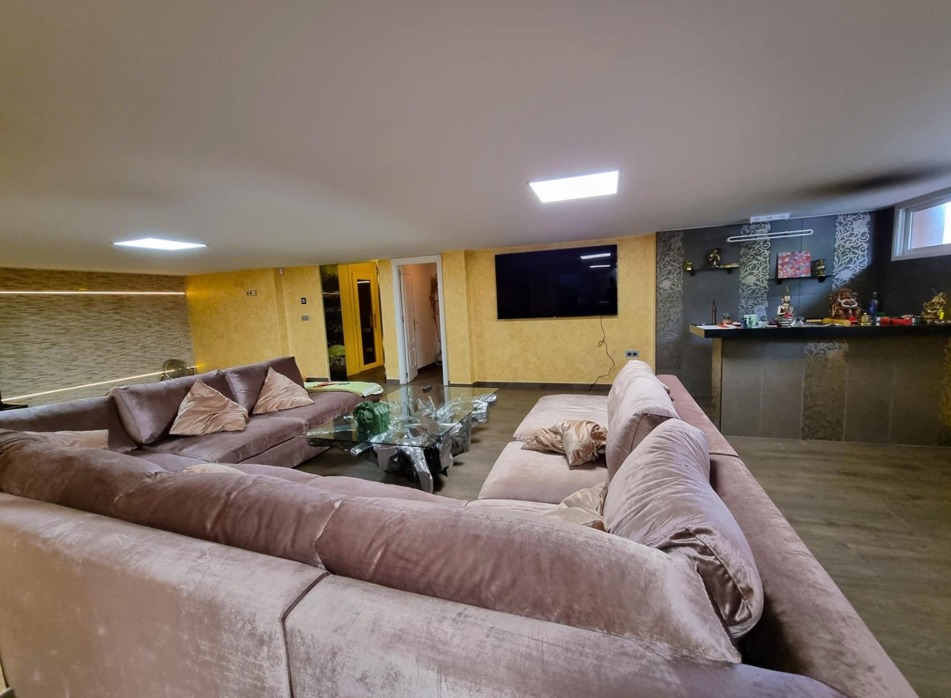 Apartment in Torrevieja, Alicante, Spain 670 sq.m. No. 195183