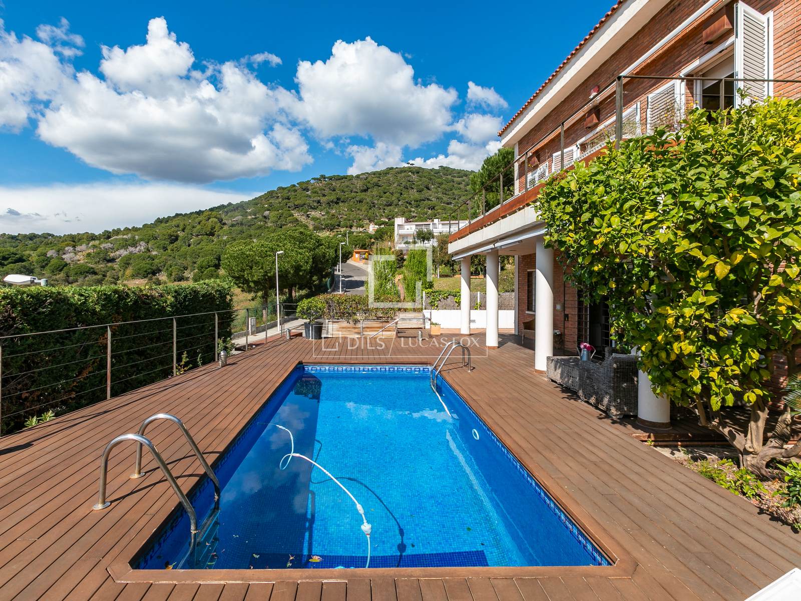 Villa a Teia, Barcelona, Spagna 6 camere da letto, 354 mq. N° 150514