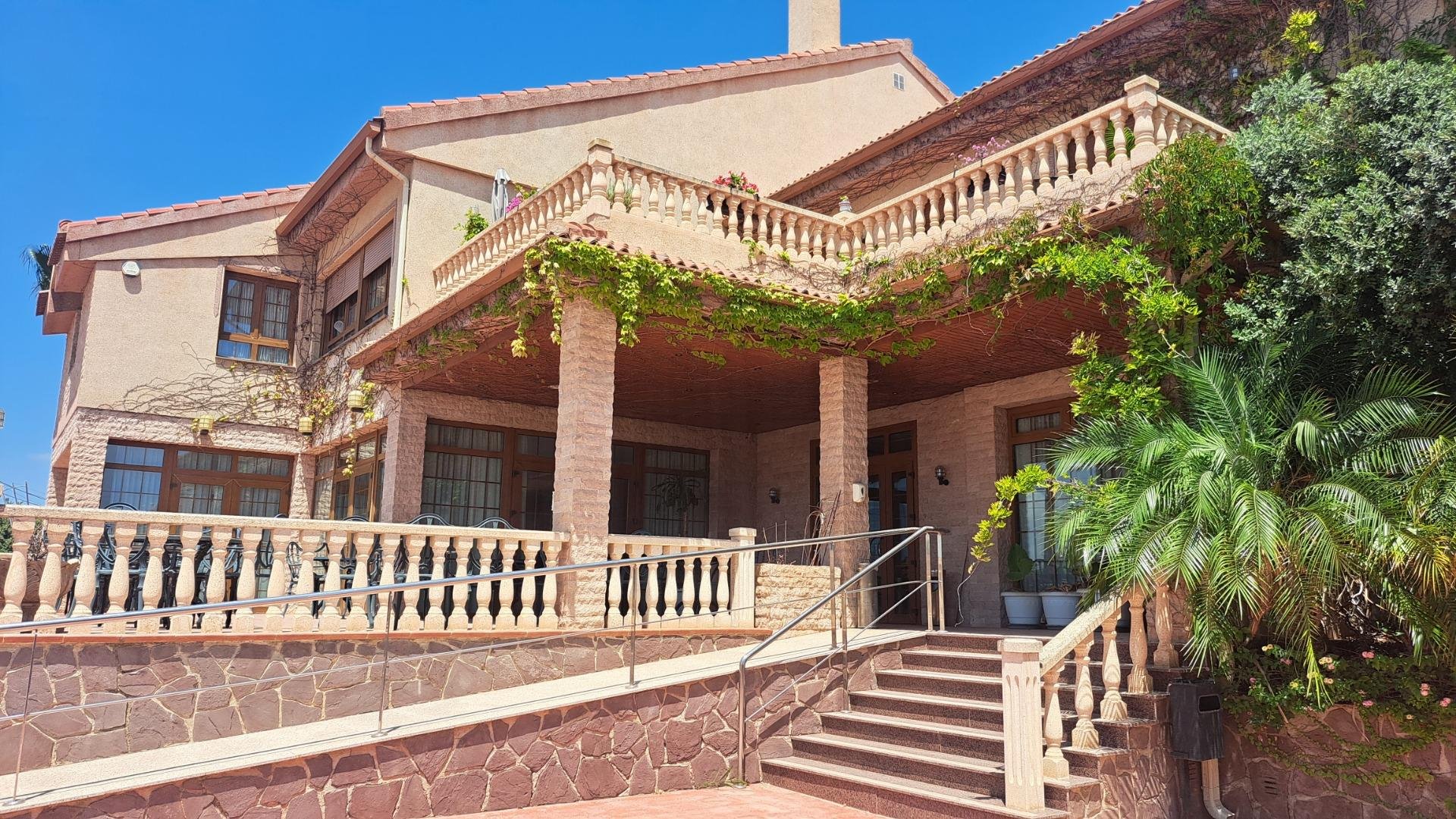 Commercial property à La Zenia, Alicante, Espagne 871 m2 No. 109060