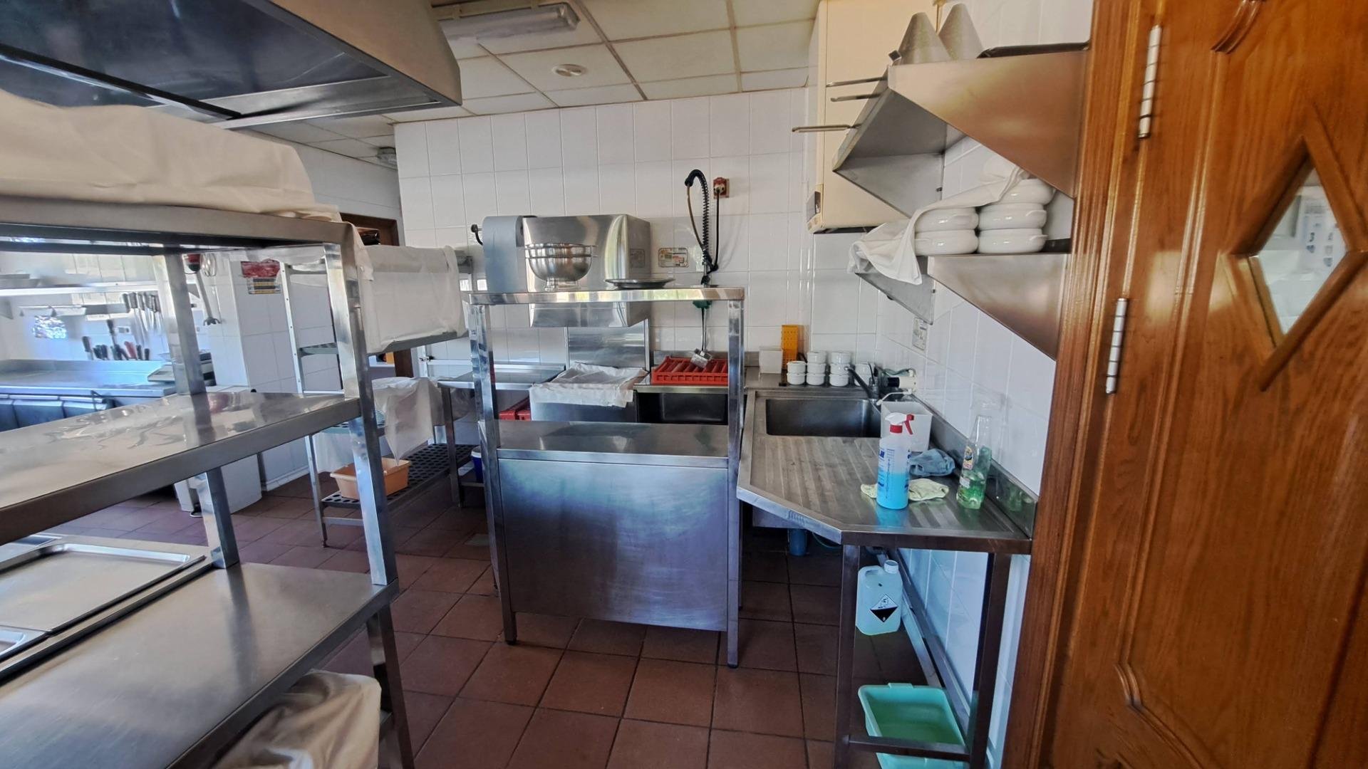 Commercial property à La Zenia, Alicante, Espagne 871 m2 No. 109060