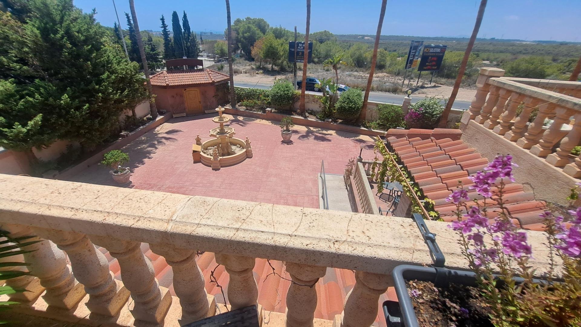 Commercial property à La Zenia, Alicante, Espagne 871 m2 No. 109060