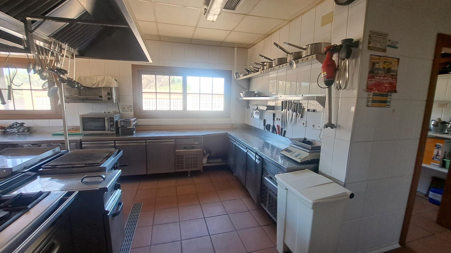Commercial property à La Zenia, Alicante, Espagne 871 m2 No. 109060
