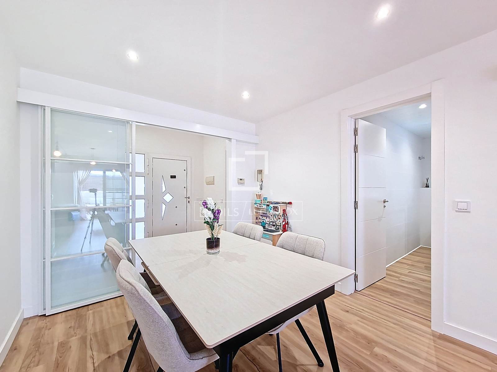 Villa in Vilanova i la Geltru, Barcelona, Spanien 4 Schlafzimmer, 176 m2 Nr. 161381