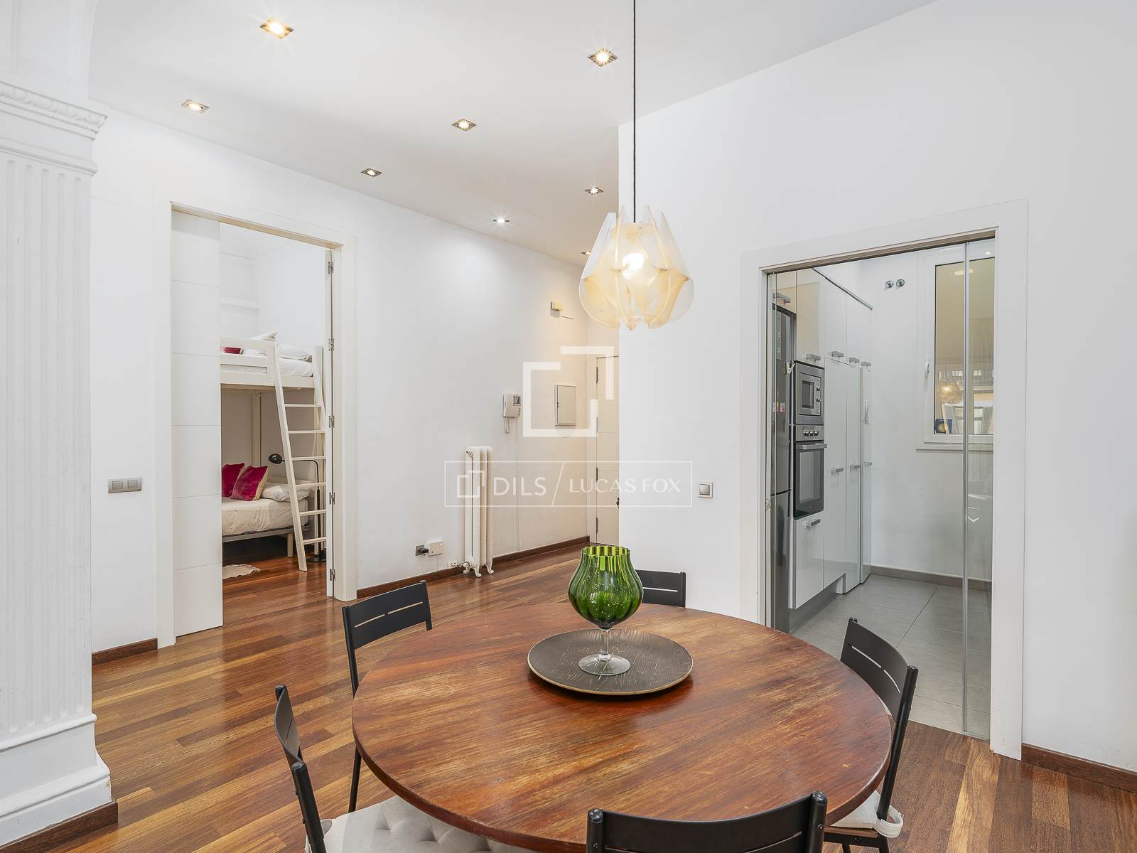 Apartment à Barcelona, Espagne 2 chambres, 82 m2 No. 161380