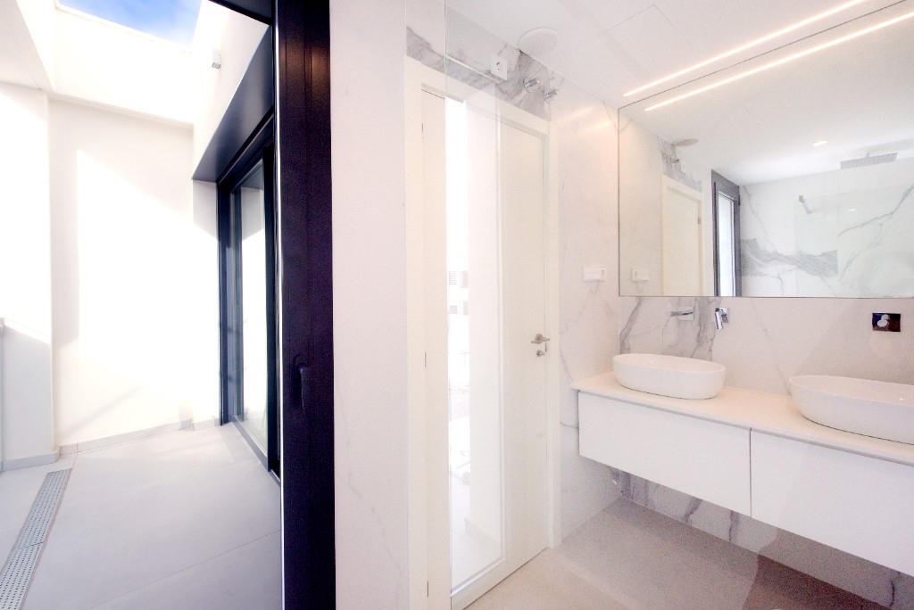 Villa Alicante, Spānijā 3 istabas, 236 m2 Nr. 145042