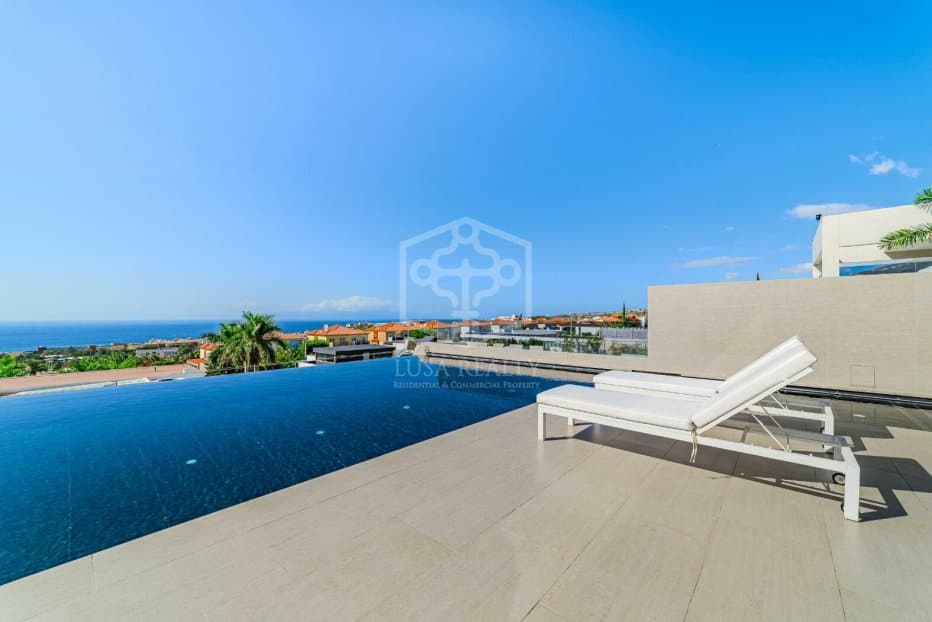 Villa a Adeje, Tenerife, Spagna 5 camere da letto, 528 mq. N° 146725