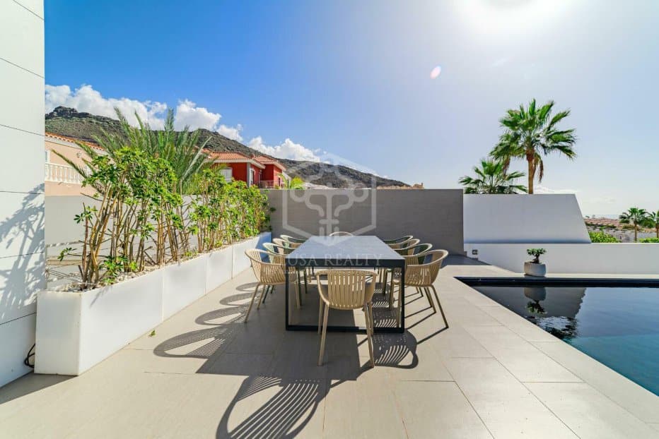 Villa a Adeje, Tenerife, Spagna 5 camere da letto, 528 mq. N° 146725