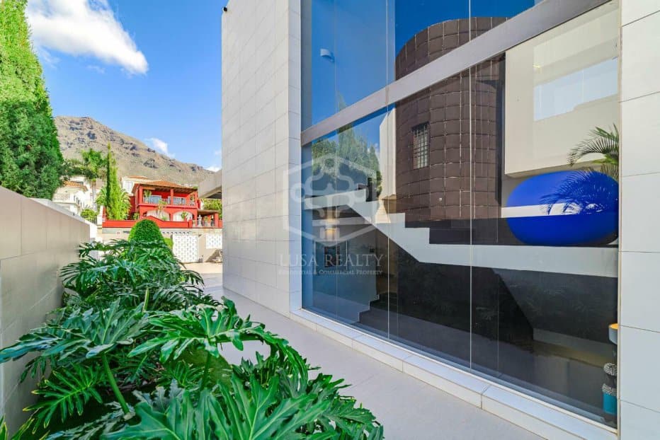 Villa a Adeje, Tenerife, Spagna 5 camere da letto, 528 mq. N° 146725