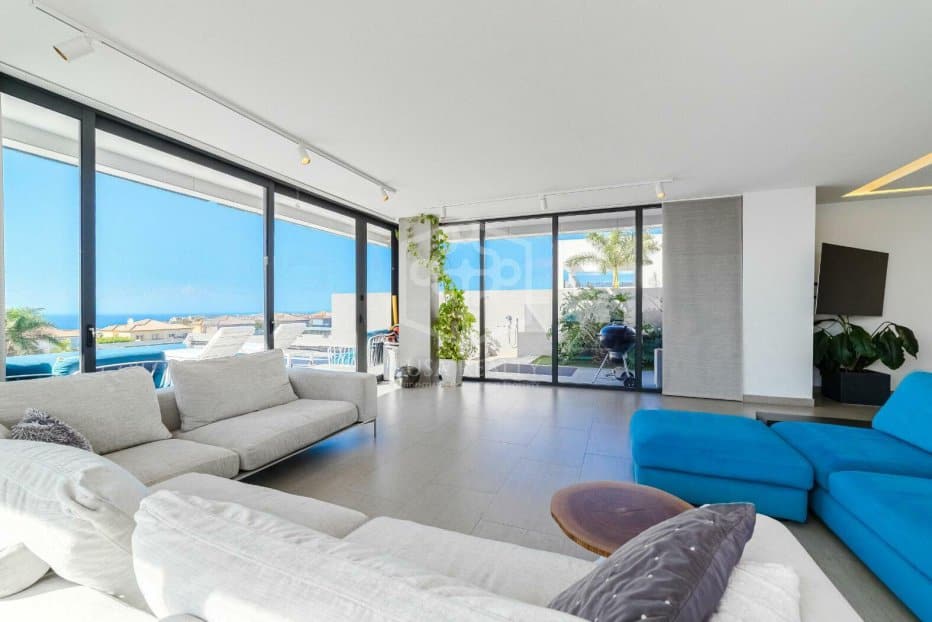 Villa a Adeje, Tenerife, Spagna 5 camere da letto, 528 mq. N° 146725