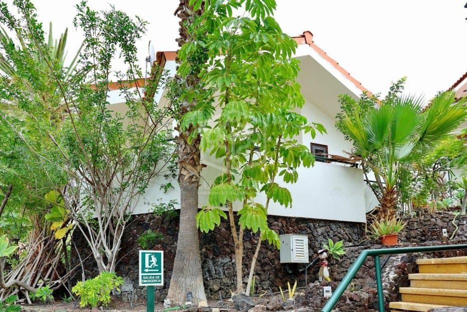 Commercial property in Arona, Tenerife, Spain 27 bedrooms, 1656 sq.m. No. 146724
