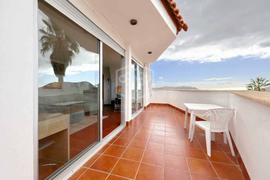 Commercial property in Arona, Tenerife, Spain 27 bedrooms, 1656 sq.m. No. 146724