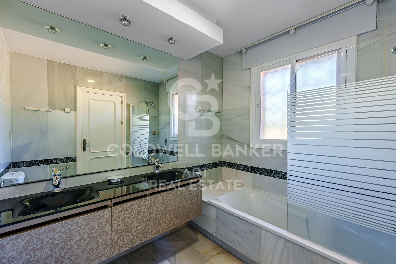 Villa en Estepona, Málaga, España 9 dormitorios, 735 m2 No. 179031