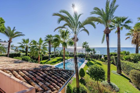 Willa w Estepona, Malaga, Hiszpania 9 sypialni, 735 mkw. nr 179031