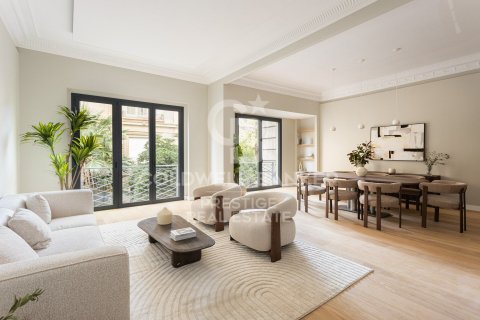 Appartamento a Barcelona, Spagna 5 camere da letto, 224 mq. N° 179028
