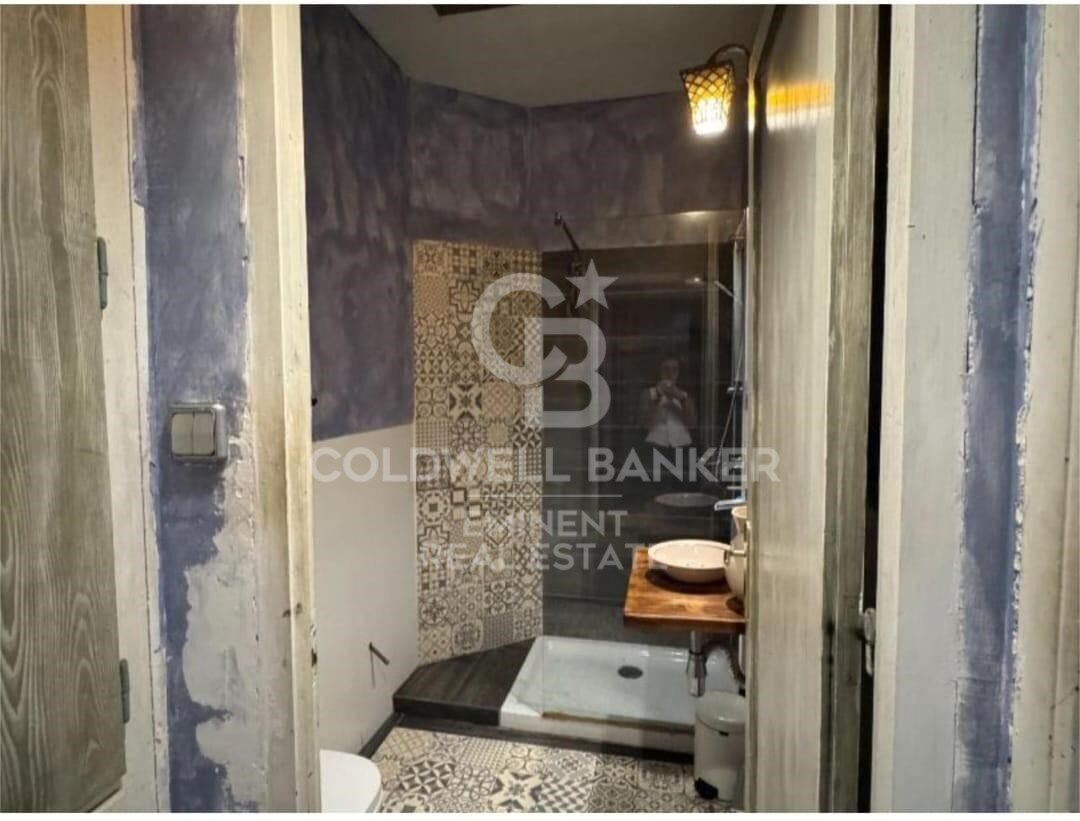 Hus i Barcelona, Spanien 8 sovrum, 500 kvm. Nr. 179033
