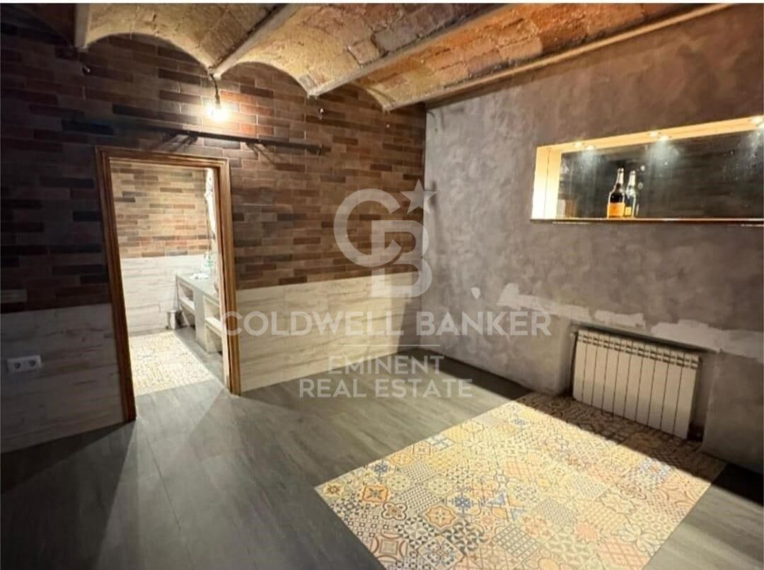 Hus i Barcelona, Spanien 8 sovrum, 500 kvm. Nr. 179033