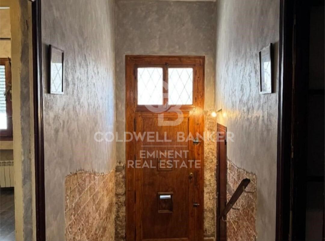 Hus i Barcelona, Spanien 8 sovrum, 500 kvm. Nr. 179033
