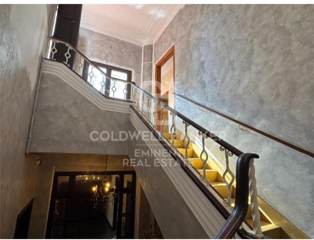 Hus i Barcelona, Spanien 8 sovrum, 500 kvm. Nr. 179033
