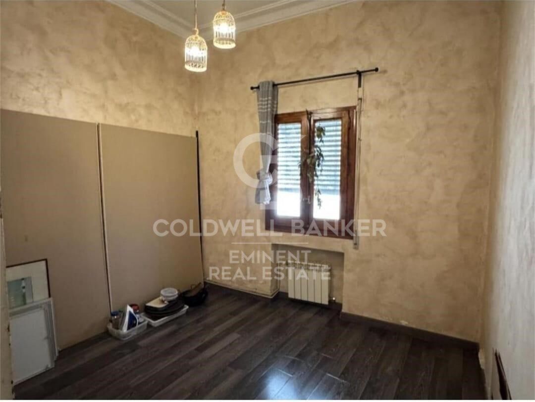 Hus i Barcelona, Spanien 8 sovrum, 500 kvm. Nr. 179033