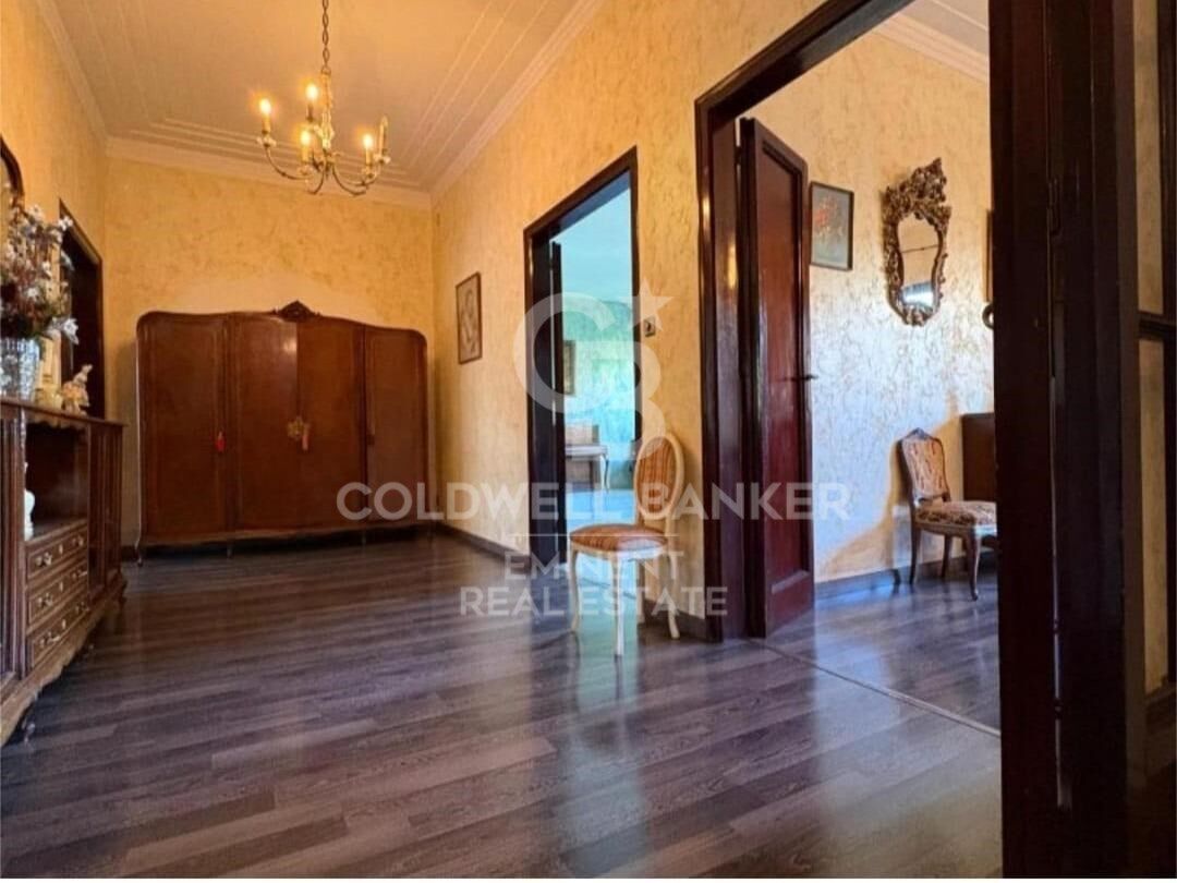 Hus i Barcelona, Spanien 8 sovrum, 500 kvm. Nr. 179033