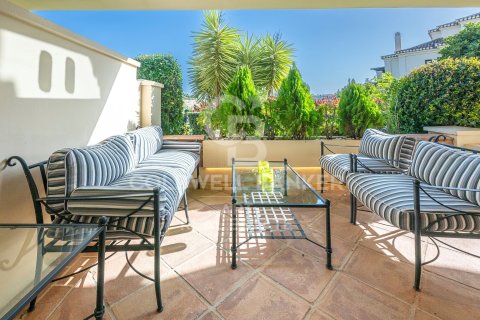 Apartment in Benahavis, Malaga, Spain 2 bedrooms, 255 sq.m. No. 179027