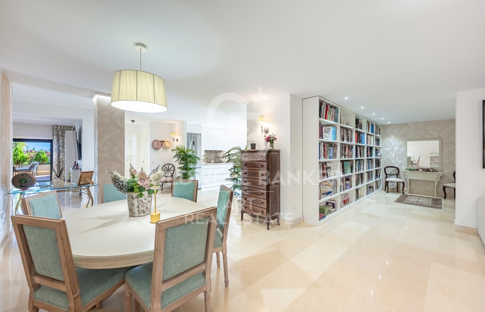 Apartment à Benahavis, Malaga, Espagne 2 chambres, 255 m2 No. 179027