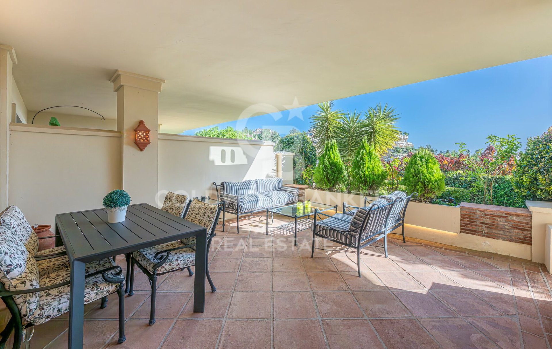 Apartment à Benahavis, Malaga, Espagne 2 chambres, 255 m2 No. 179027