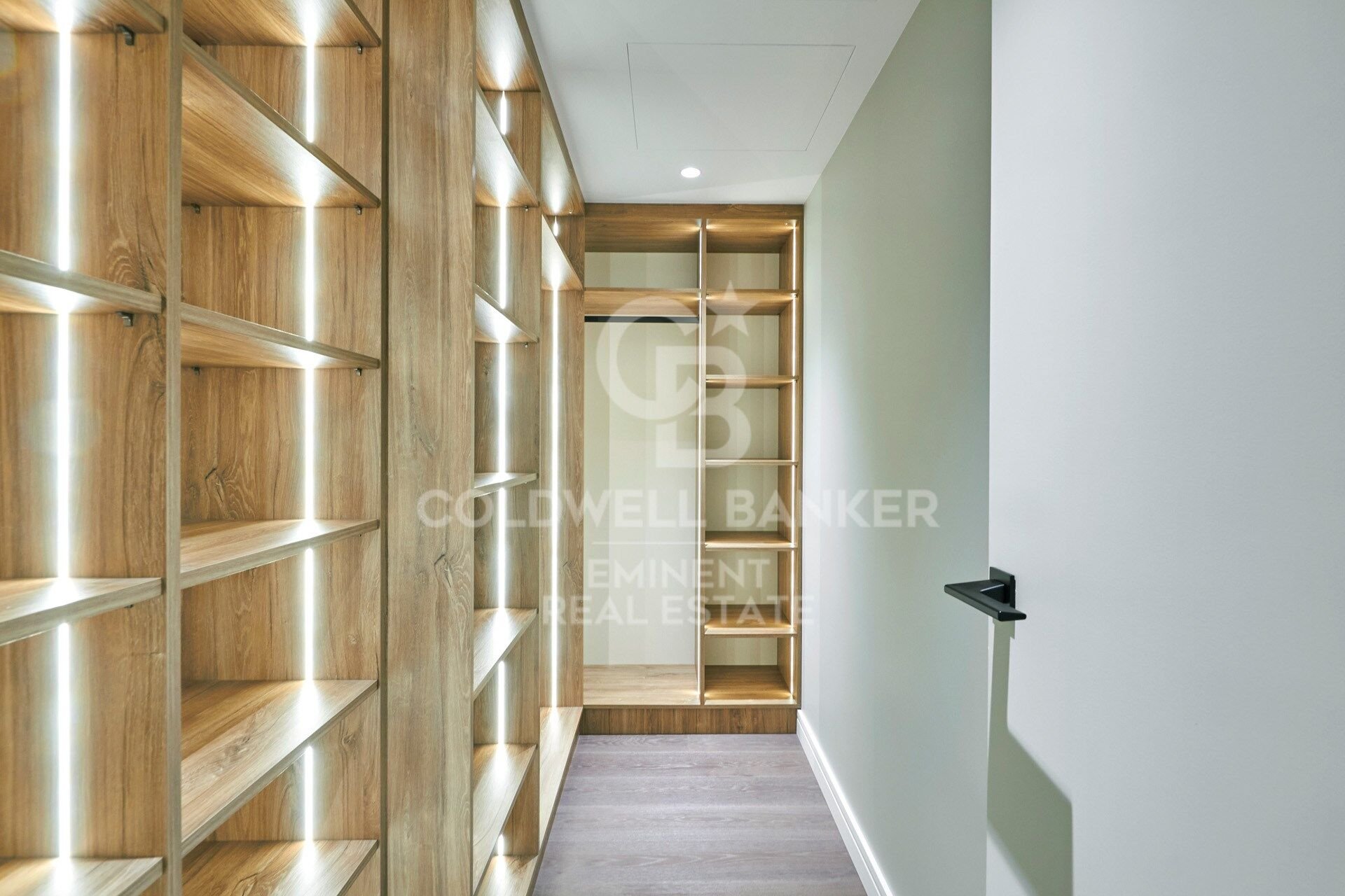 Apartamento en Barcelona, España 3 dormitorios, 135 m2 No. 159866
