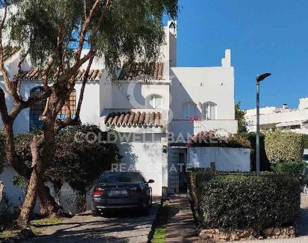 Kolmio Marbella, Malaga, Espanja 5 makuuhuonetta, 210 m2 No. 159865