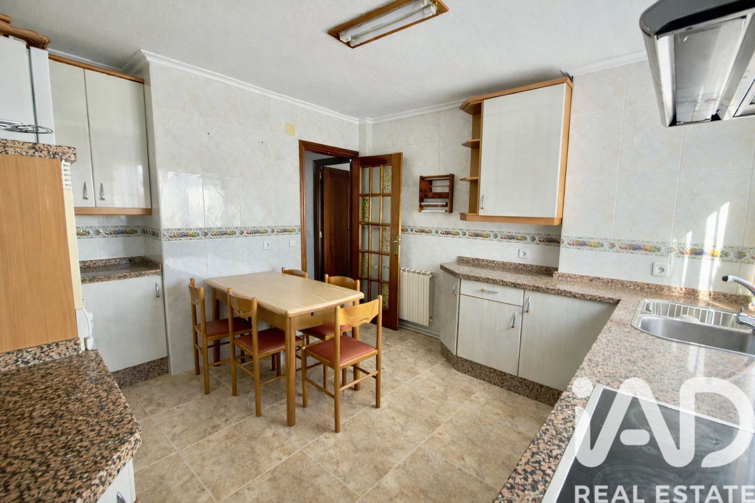 Квартира в Леон, Испания 4 спальни, 146м2 №195144